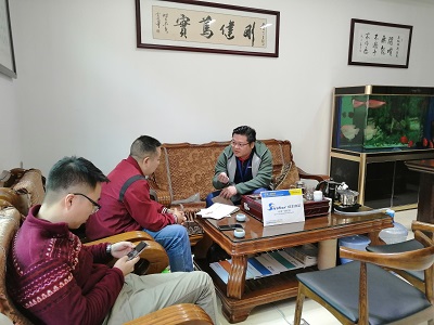 佛山羅總一行來(lái)到洲通公司考察洽談裝飾板材復(fù)合機(jī)